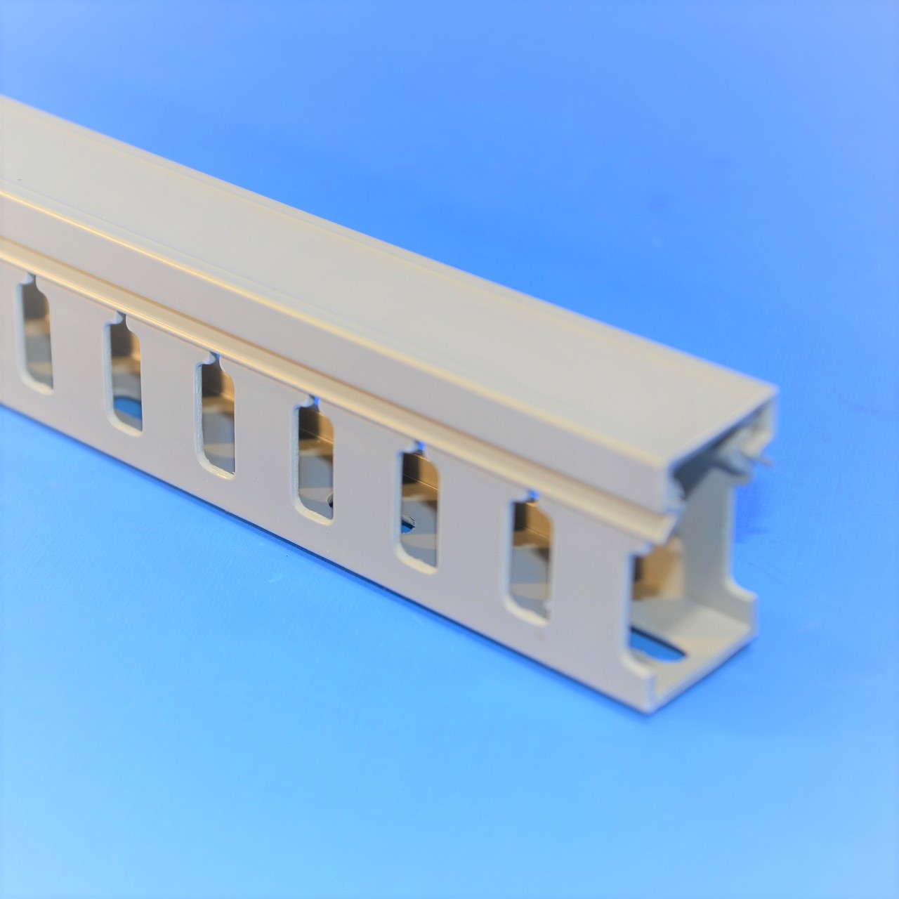 星和電機　環境配慮型　カッチングダクト　eダクト（高さ40mm）バラ売り　　E-242・E-342・E-442