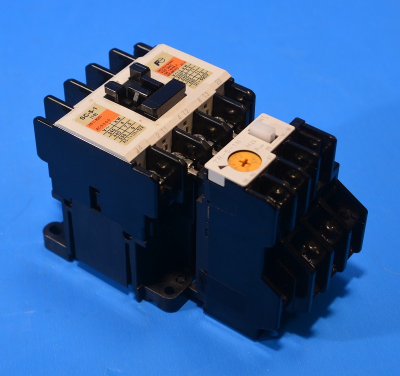 富士電機　SW-5-1　9A（サーマル9-11-13）　コイル100V　1a1b　標準形電磁開閉器(ケースカバーなし)