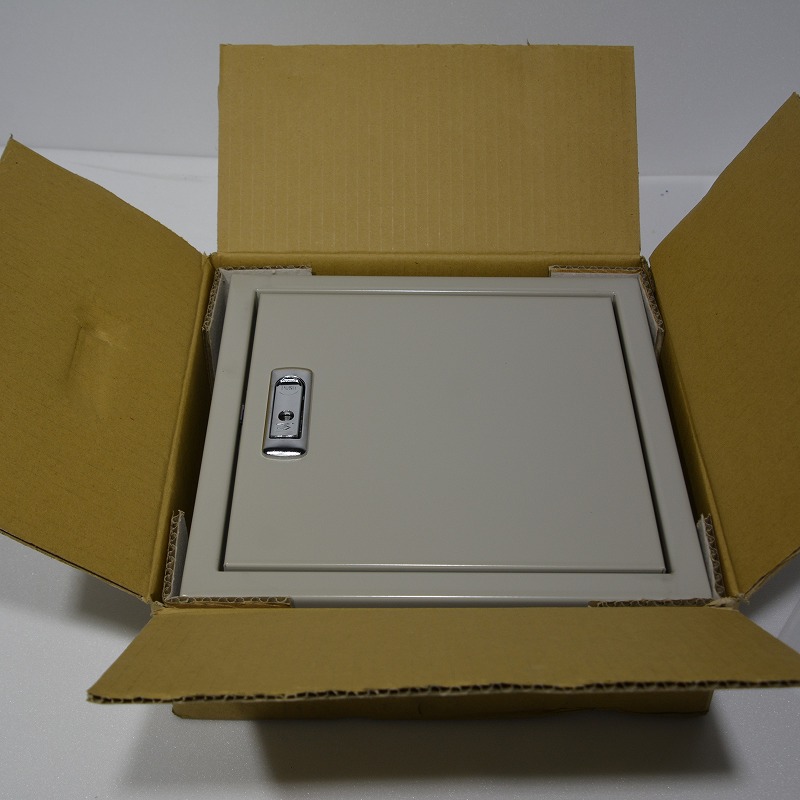 日東工業　B10-33　ライトベージュ　盤用キャビネット・露出形・木製基板付　フカサ100mm　※長期在庫品