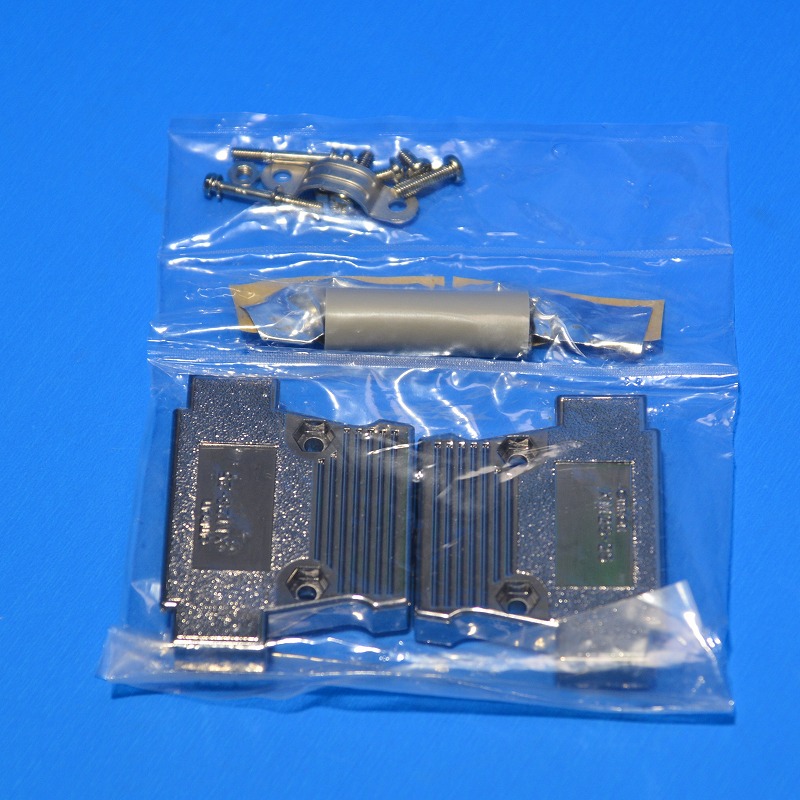 オムロン　XM2A-2511　D-SUBコネクタ