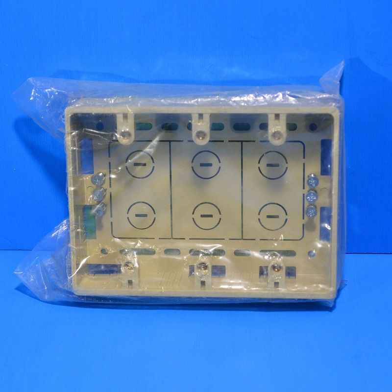 未来工業　MSB-3J　ベージュ　3ヶ用　ケーブル配線用露出スイッチボックス