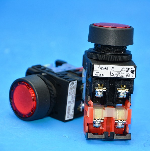 富士電機　AR22F0L-11E3R　1a1b　24V　防油形AR22形平形照光押しボタンスイッチ　赤　在庫品