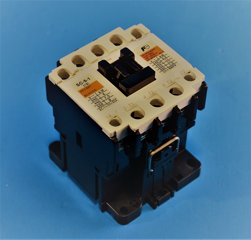 富士電機　SC-5-1　操作コイルAC200V　 1a1b　電磁接触器　ケースカバーなし