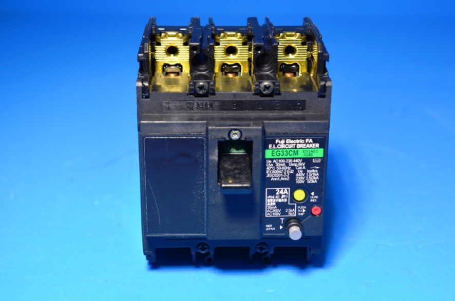 富士電機　EG33CM　3P3E　24A　30mA　（EM3AEC-024）漏電ブレーカ