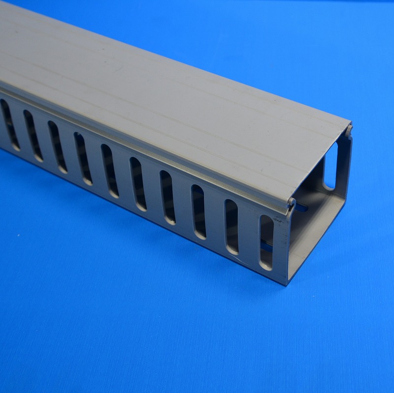 配線ダクト　長さ980ミリ　70mmx60mmx980mm　在庫処分
