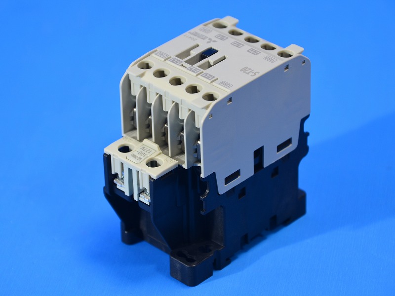 三菱電機　S-T20　コイル　AC100V　マグネットスイッチ（非可逆式電磁接触器）