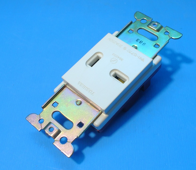 東芝　T形コンセント　SLカラー　DG3212T　