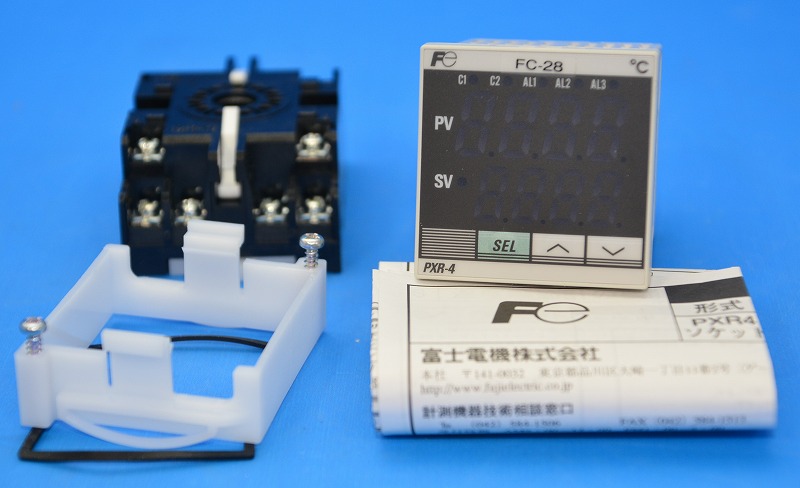 ・富士電機　FC-28　PXR4NAS1-1Y4W3　ディジタル温度調節計　マイクロコントローラー（56）
