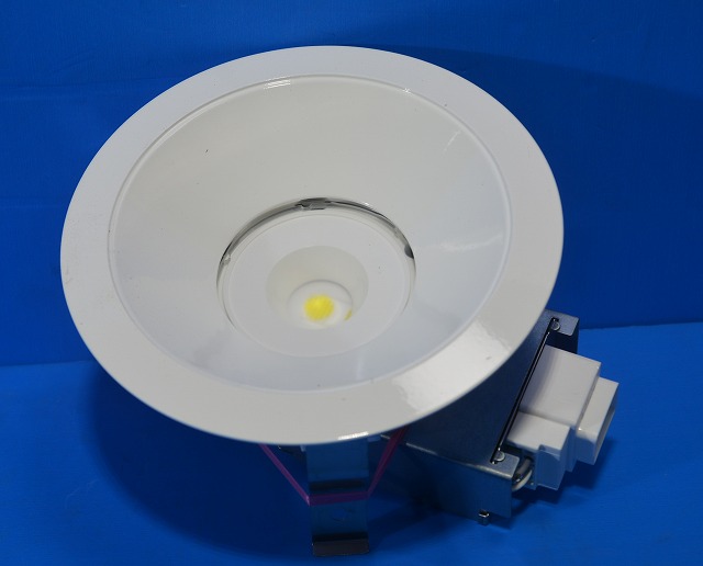 Panasonic(パナソニック)　NNN71075LE1　LEDダウンライト　【昼白色　埋込穴φ150】 　開封済み・未使用
