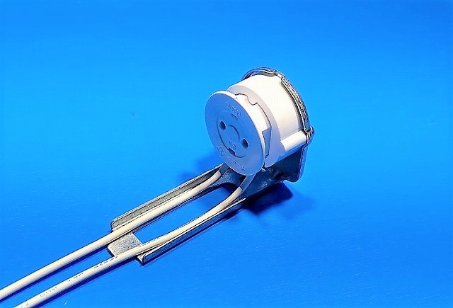 蛍光灯ホルダー部品  （金具とFLソケット）