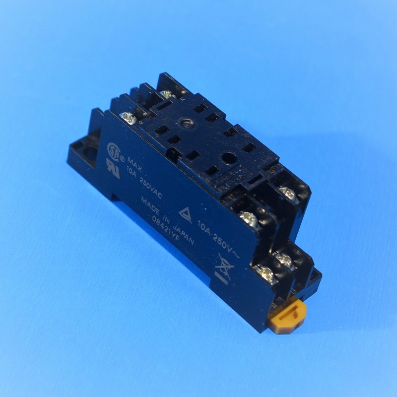 オムロン　PYFZ-08（PFFZ-08-C）　共用ソケット　角形ソケット　PY(表面接続)　旧製品PYF08A