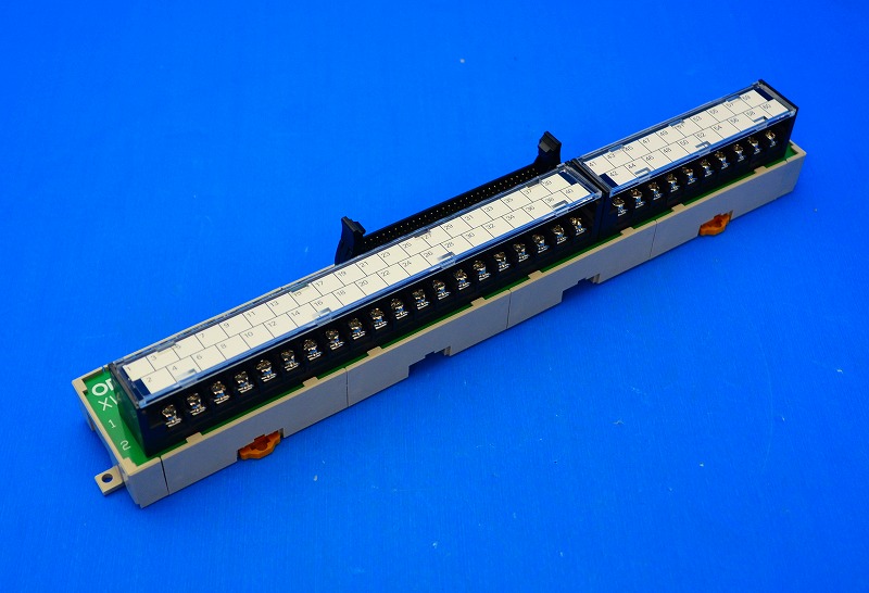 オムロン　XW2B-G60G5　コネクタ端子台変換ユニット（スタンダードタイプ