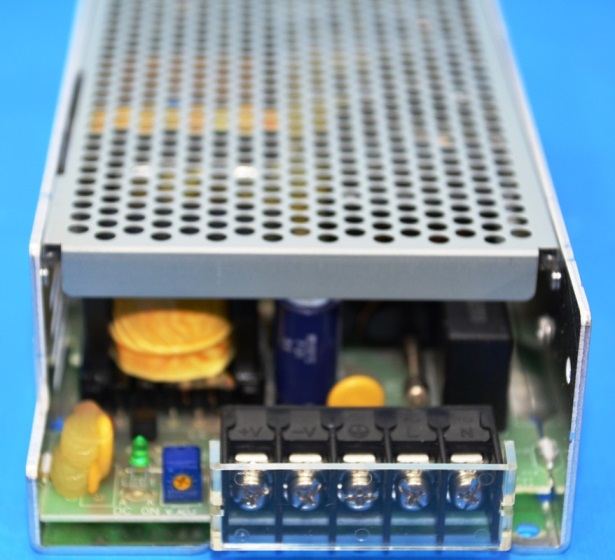 オムロン　S82J-15024DD　パワーサプライ　IN：100-120/200-240VAC　OUT：24VDC 6.5A