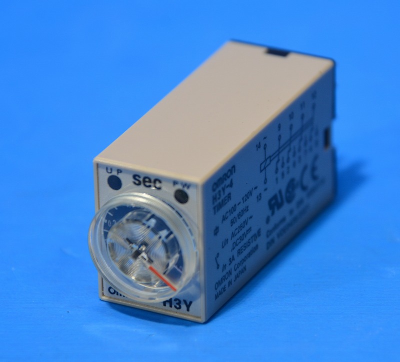 オムロン　H3Y-4　AC100-120 1S　ソリッドステート・タイマ