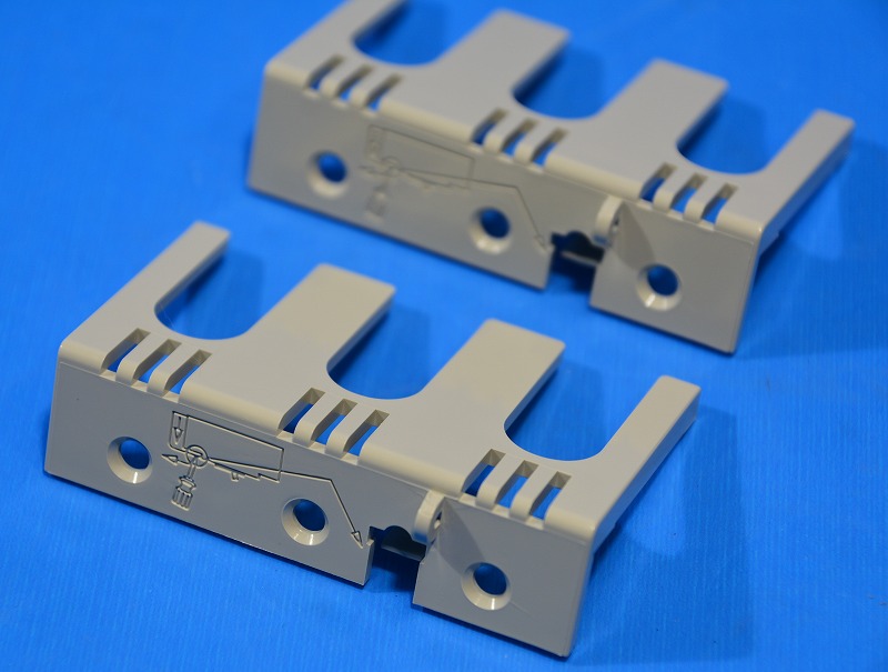 三菱電機　TCS-05KC3W　2個入り　ブレーカー端子カバー　158-372