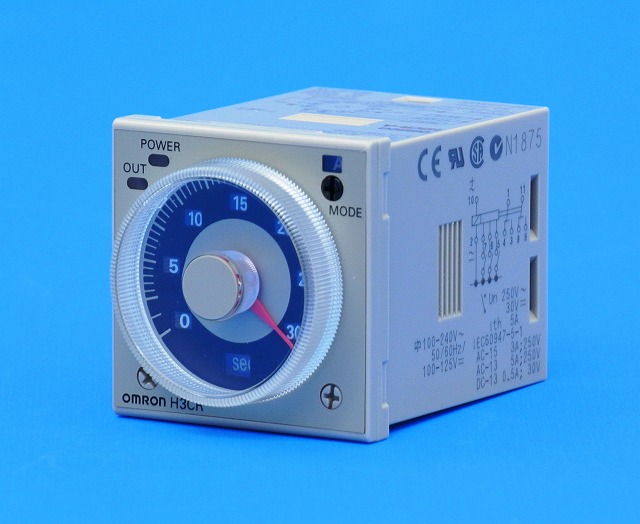 オムロン　H3CR-A　1.2s to 300h　ソリッドステート・タイマ　（48）