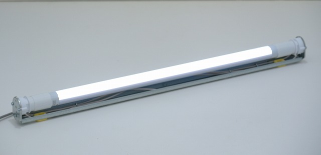 20WLED蛍光灯＆サッシホルダー　昼光色(6500K)　AC100/200V　両側給電タイプ