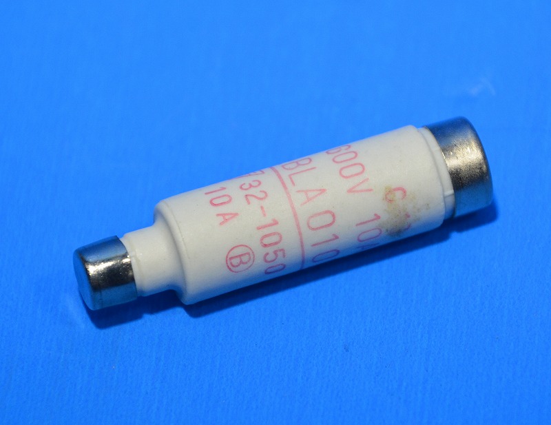 富士電機　BLA010D　栓形ヒューズ ヒューズリンク(ヒューズ筒)　定格電流(10A)（550）