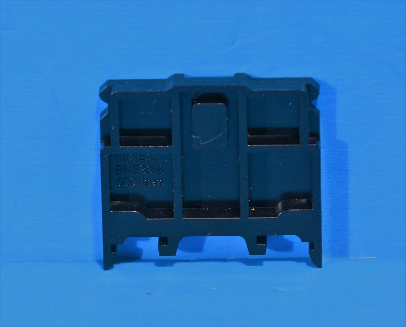 IDEC (アイデック/和泉電気)　BNE30W　エンドプレート 10個入　（T47)