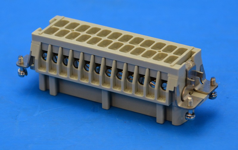 HARTING　09330242701　HAN 24E BUS　コネクタ　②