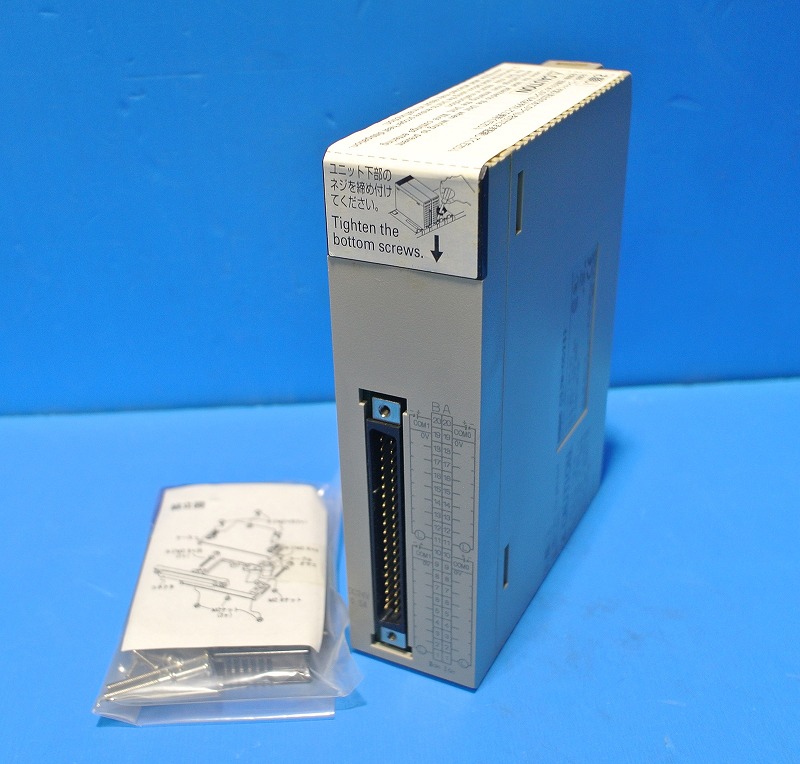 オムロン　CS1W-OD232　DC24V　プログラマブルコントローラ　トランジスタ出力ユニット