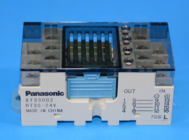 パナソニック　AY33002（RT3S-24V）　4点ユニットリレー(終了品)　　